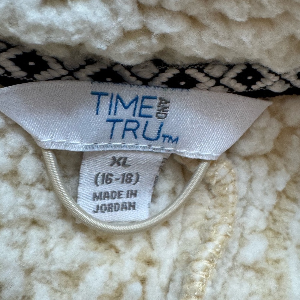 Time and Tru Cream Pullover Fleece - Picture 3 of 4